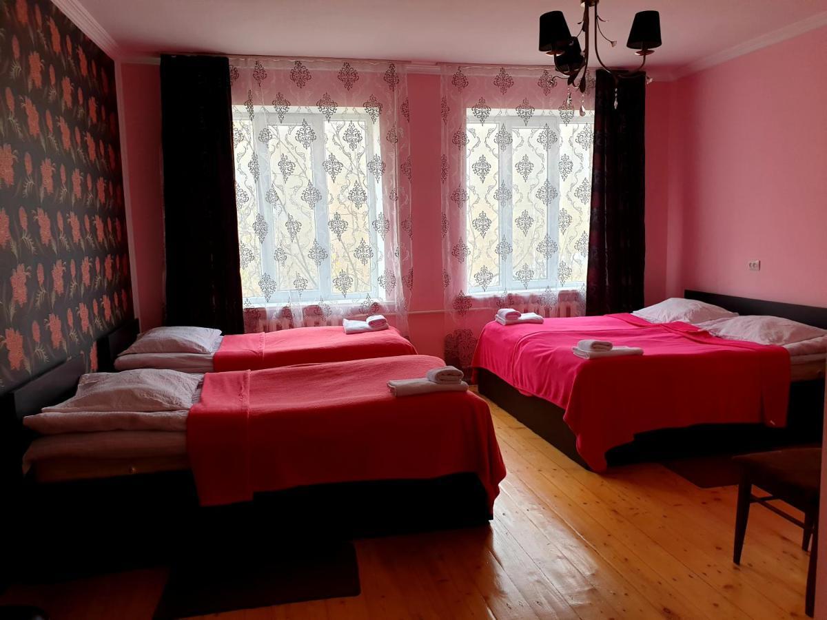 Red Stone Guest House Казбеги Экстерьер фото